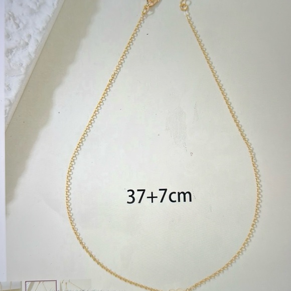 🍒4/$20 Last one Dainty Gold Heart Necklace New! ❤️ - Picture 3 of 4